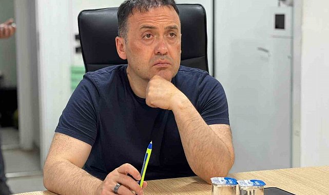 Vali Sözer, gelişmeleri Yangın Yönetim Aracı'nda takip ediyor