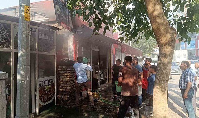 Van'da iş yerinde yangın paniği: İlk müdahaleyi vatandaşlar yaptı