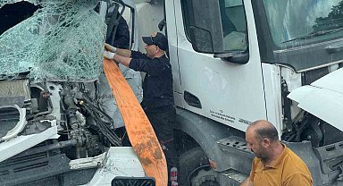 Van'da tır kamyona arkadan çarptı: 1 yaralı