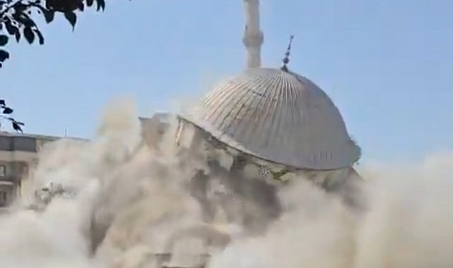 Van'da yarım asırlık camide kontrollü olarak yıkıldı