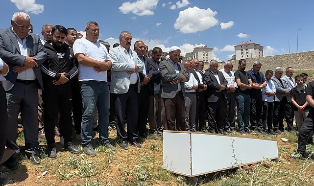 Van'daki silahlı saldırıda hayatını kaybeden Onur Karael toprağa verildi