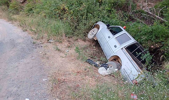 Yangın ekibine yemek götüren araç şarampole yuvarlandı