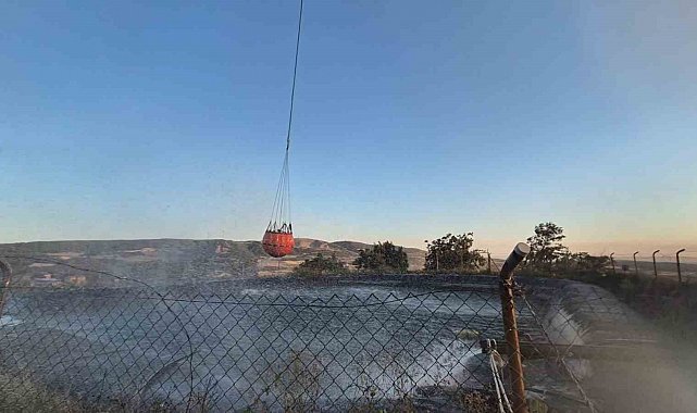Yangında helikopter suyu havuzdan aldı: Orman yangınına müdahalede zamanla yarış