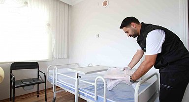Yatağa bağımlı hastalara ekipman desteği