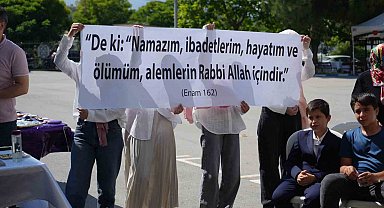 Yatılı yaz Kur'an kursu öğrencilerinden coşkulu final: İTÜ'deki pankartı açtılar