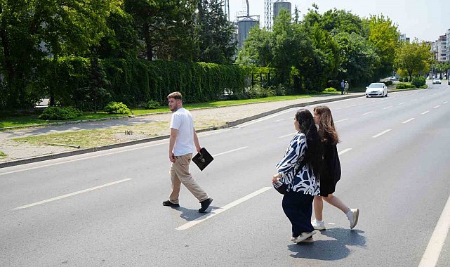 Yayaların ölümle burun buruna geçiş yarışı