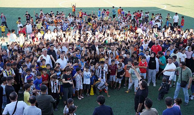 Yaz spor okullarına katılan öğrencilere forma desteği