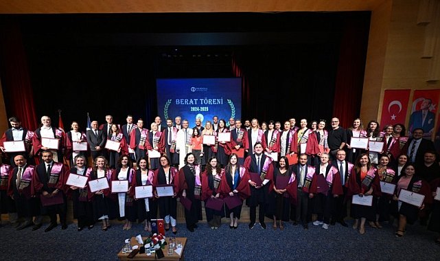 Yeni profesörler ve doçentler beratlarını aldı