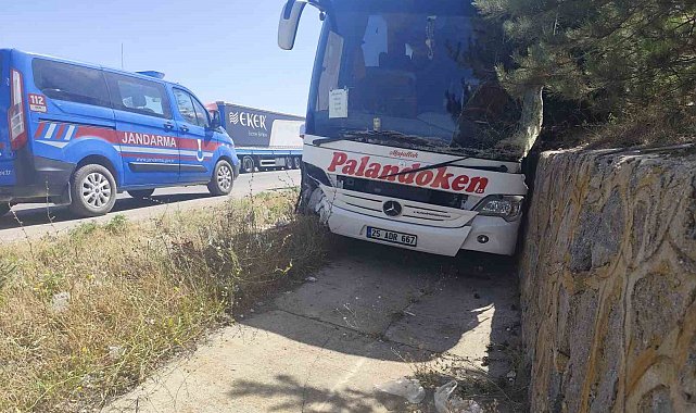 Yolcu otobüsünün de karıştığı zincirleme kazada 7 kişi yaralandı