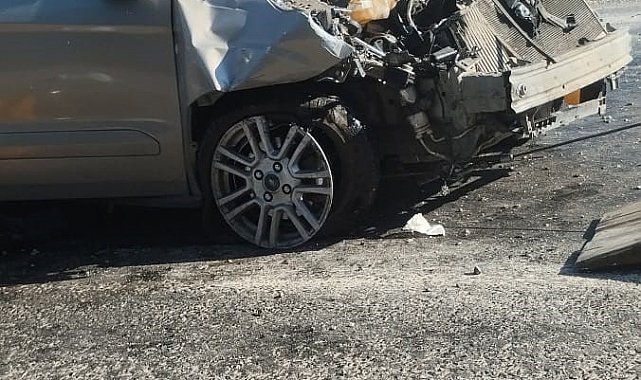 Yozgat'ta otomobil ve hafif ticari araç çarpıştı: 9 yaralı