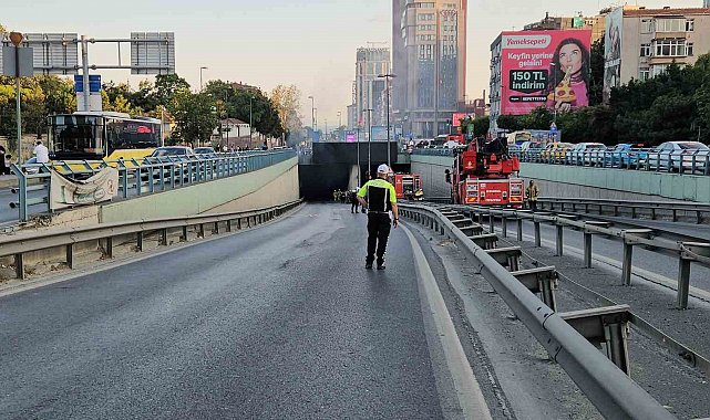 Zincirlikuyu'da İETT otobüsü alevlere teslim oldu