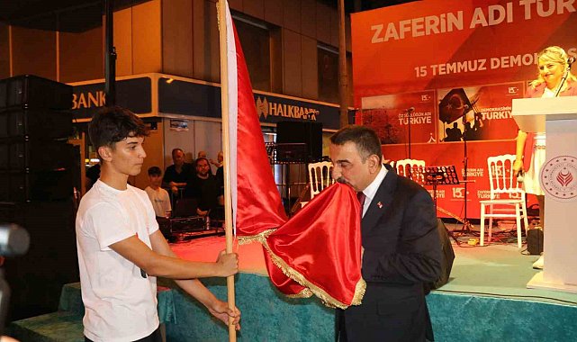 Zonguldak'ta 15 Temmuz'un yıldönümünde demokrasi nöbeti tutuldu