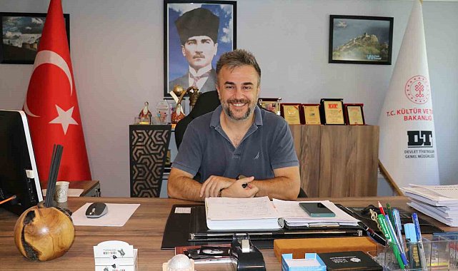 16 yaşında tanıştığı devlet tiyatrosuna müdür oldu