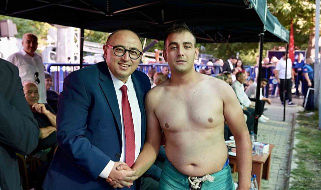 250'den fazla pehlivan katıldı: Yörüklerin güreşi renkli geçti