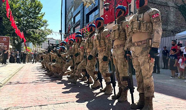 30 Ağustos Zafer Bayramında komandolar boy gösterdi