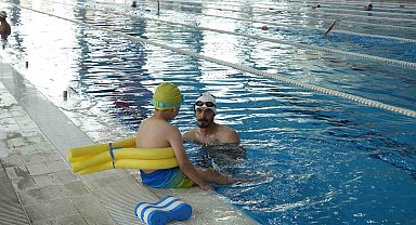 'Yüzme Bilmeyen Kalmasın' projesi ile Niğde'de binlerce çocuk yüzme öğrendi