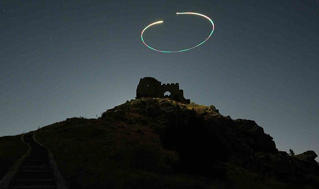 700 yıllık Kov Kalesi'nde perseid meteor yağmuru büyüledi
