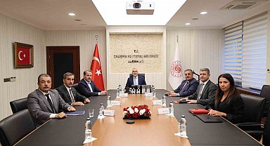 8. Dönem Toplu Sözleşme görüşmelerinde yeni gelişme: Hükümetin taban aylığına bin lira artış teklifi müzakere masasında değerlendirildi