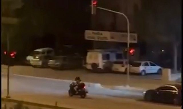 Abartılı egzozlu motosiklet trafikten men edilirken, sürücüye 11 bin lira ceza kesildi