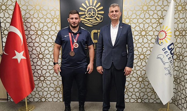 Abdulrefik Öner başpehlivan oldu