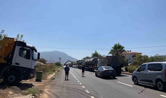 Açık damperle EDS direğine çarptı