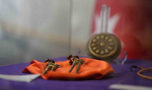 Ahlat Selçuklu Mezar Taşları'ndan ilham aldı geçmişin izlerini bugünün estetik diliyle buluşturdu