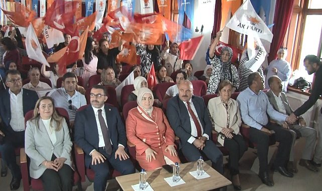 AK Parti Genel Merkez Kadın Kolları Başkanı Ercan, "Cumhurbaşkanı Recep Tayyip Erdoğan tarafından başlatılan "Terörsüz Türkiye" sürecine dair il mektubunu Kars'ta şehit ailesine vereceğiz"