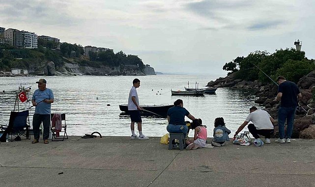 Akçakoca'da olta balıkçılığına yoğun ilgi