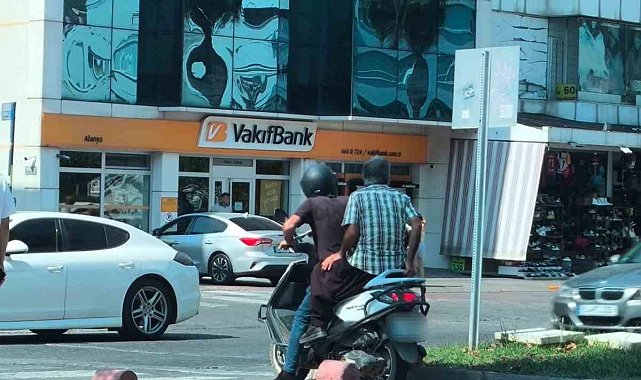 Alanya'da yaya yolları ve kaldırım işgali yapan motosikletlere 136 bin TL ceza