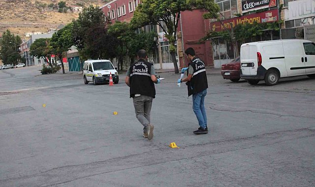 Alkolün sonu kötü bitti, aracına kurşun yağdırdılar