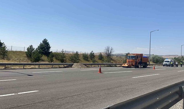 Ankara'da metenol yüklü tanker kaza yaptı: Yol bir süre trafiğe kapandı
