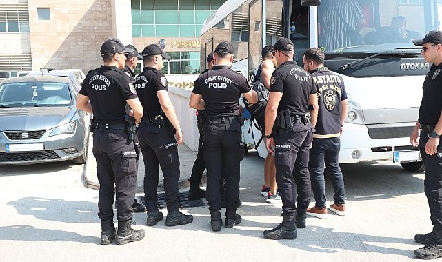 Antalya'da aranan 125 şahıs eş zamanlı operasyonla yakalandı