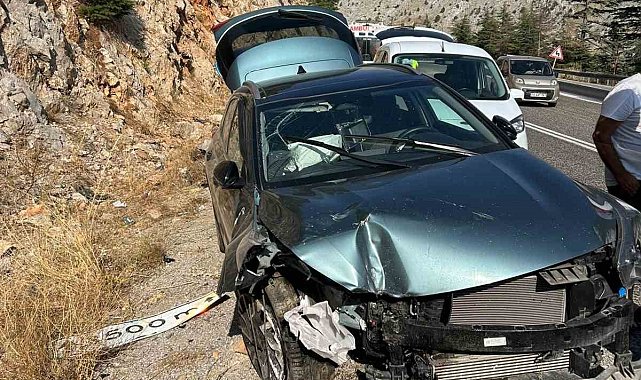 Antalya'da trafik kazası; 5 yaralı