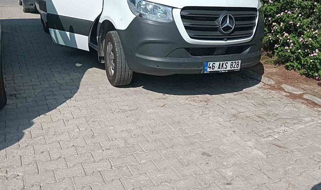 Antalya'da tur minibüsü şoförü aracında ölü bulundu