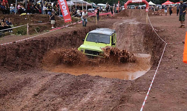 Artvin'in Kafkasör Yaylası'nda nefes kesen off-road heyecanı