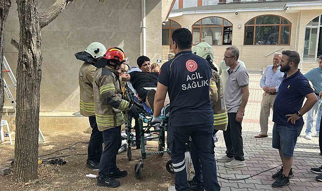 Ataşehir'de bir çocuk, koluna saplanan demirle hastaneye kaldırıldı
