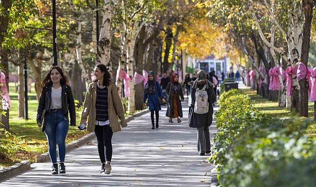 Atatürk Üniversitesi, YKS 2025'te yüzde 102'lik tercih oranıyla büyük başarı elde etti