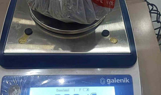 Attıkları poşetten uyuşturucu çıktı