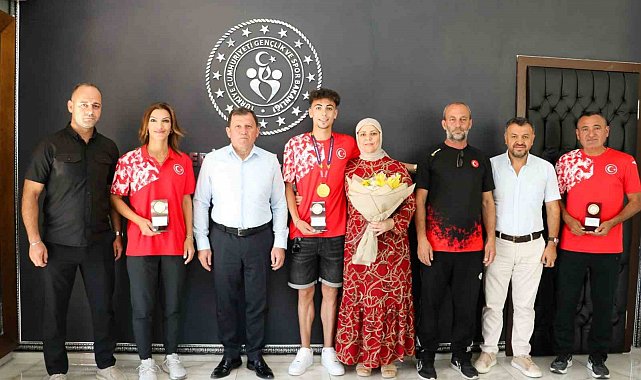 Avrupa Şampiyonu'na coşkulu karşılama