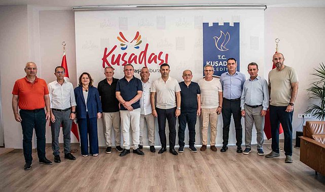 Aydın'daki CHP'li Belediye Başkanları Kuşadası'nda bir araya geldi