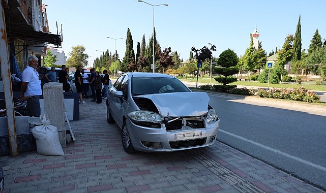 Bafra'da zincirleme trafik kazası: 4 araç birbirine girdi