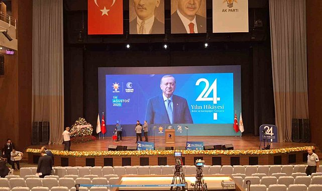 Bahçeli'den AK Parti'ye anlamlı çiçek