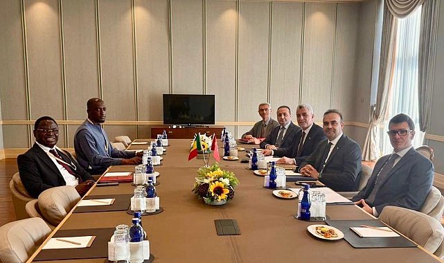 Bakan Bolat ve Bakan Kacır, Senegal Ticaret ve Sanayi Bakanı Diop ile bir araya geldi