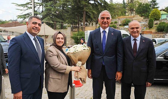 Bakan Ersoy, Düzce'de Konuralp Antik Kenti'ni ziyaret etti