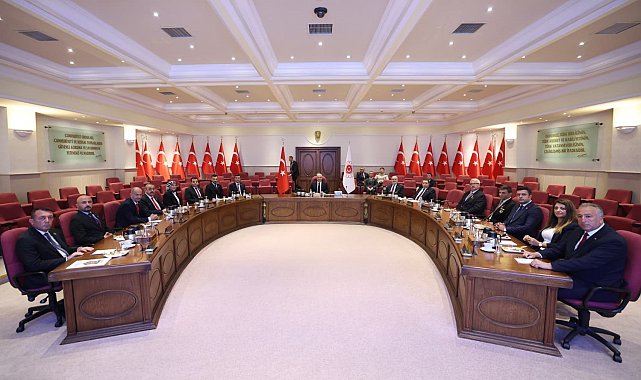 Bakan Güler, Türkiye Harp Malulü Gaziler, Şehit Dul ve Yetimleri Derneği Genel Başkanı Işık'ı kabul etti