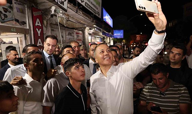 Bakan Yerlikaya Ağrı'da esnafla buluştu