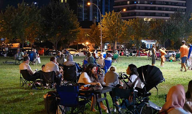 Balıkesir depremi Bursalıları sokağa döktü