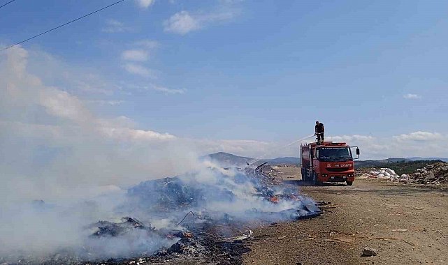 Balıkesir'de çöplük alanda çıkan yangın söndürüldü