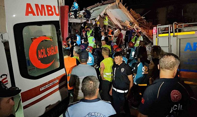 Balıkesir'deki depremde yıkılan binadaki 6 kişinin 6'sı da sağ kurtarıldı