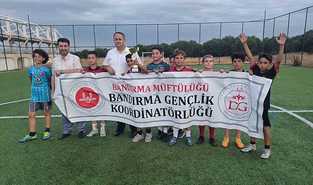 Bandırma'da yaz Kur'an kursları futbol turnuvası tamamlandı